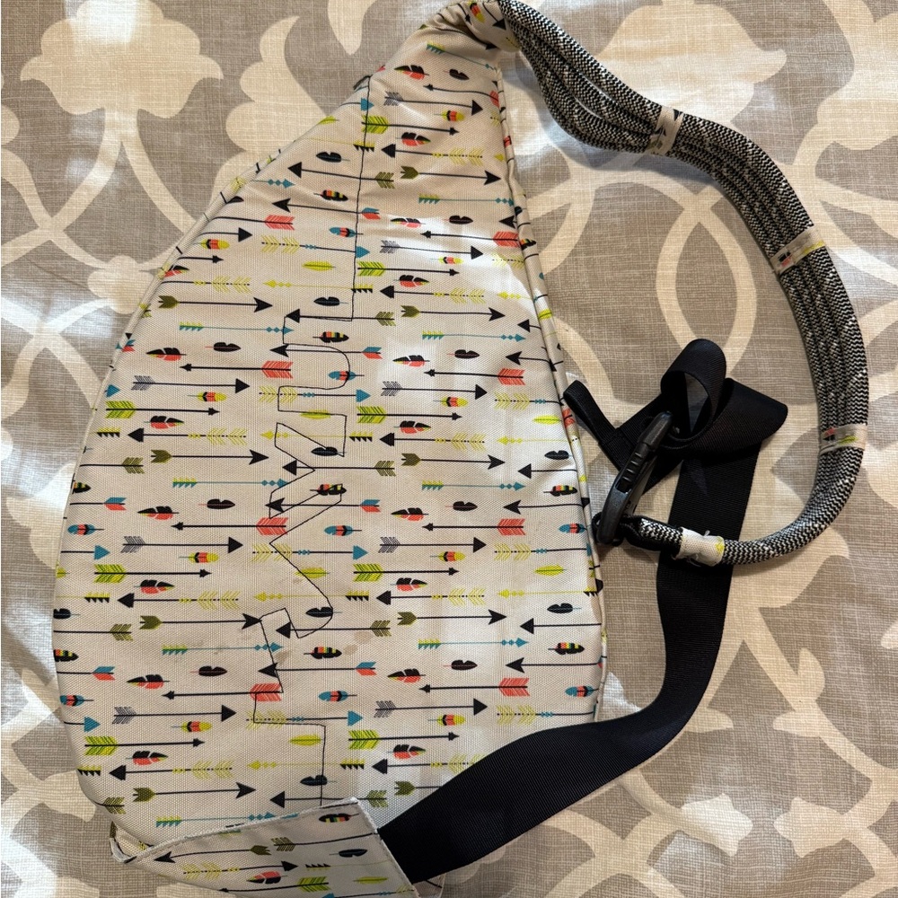 Kavu White & Multicolor Rope Sling Bag w/ Adjustable crossbody strap - Picture 3 of 7